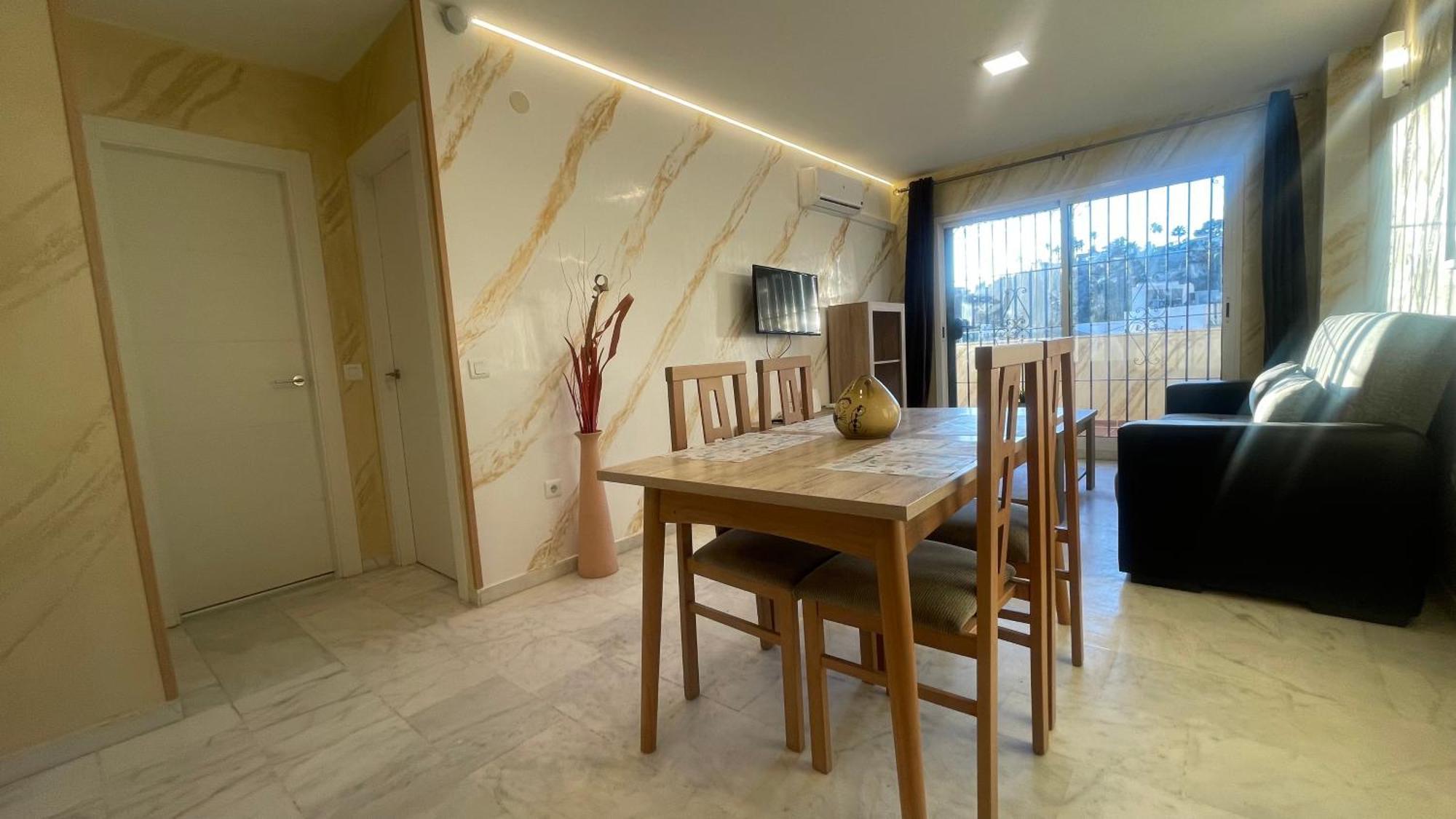 Apartamento Con Vista A La Piscina Lägenhet Benalmádena Exteriör bild