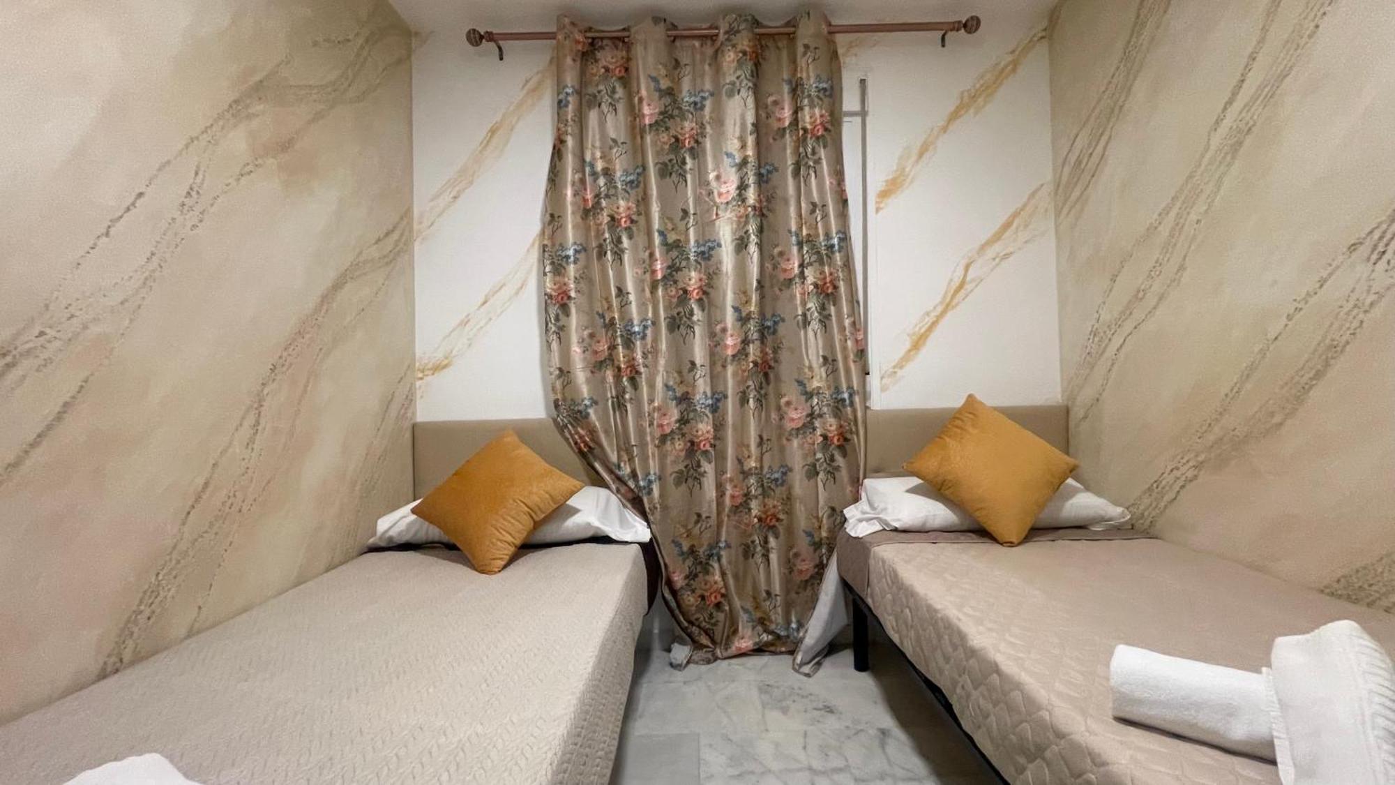 Apartamento Con Vista A La Piscina Lägenhet Benalmádena Exteriör bild