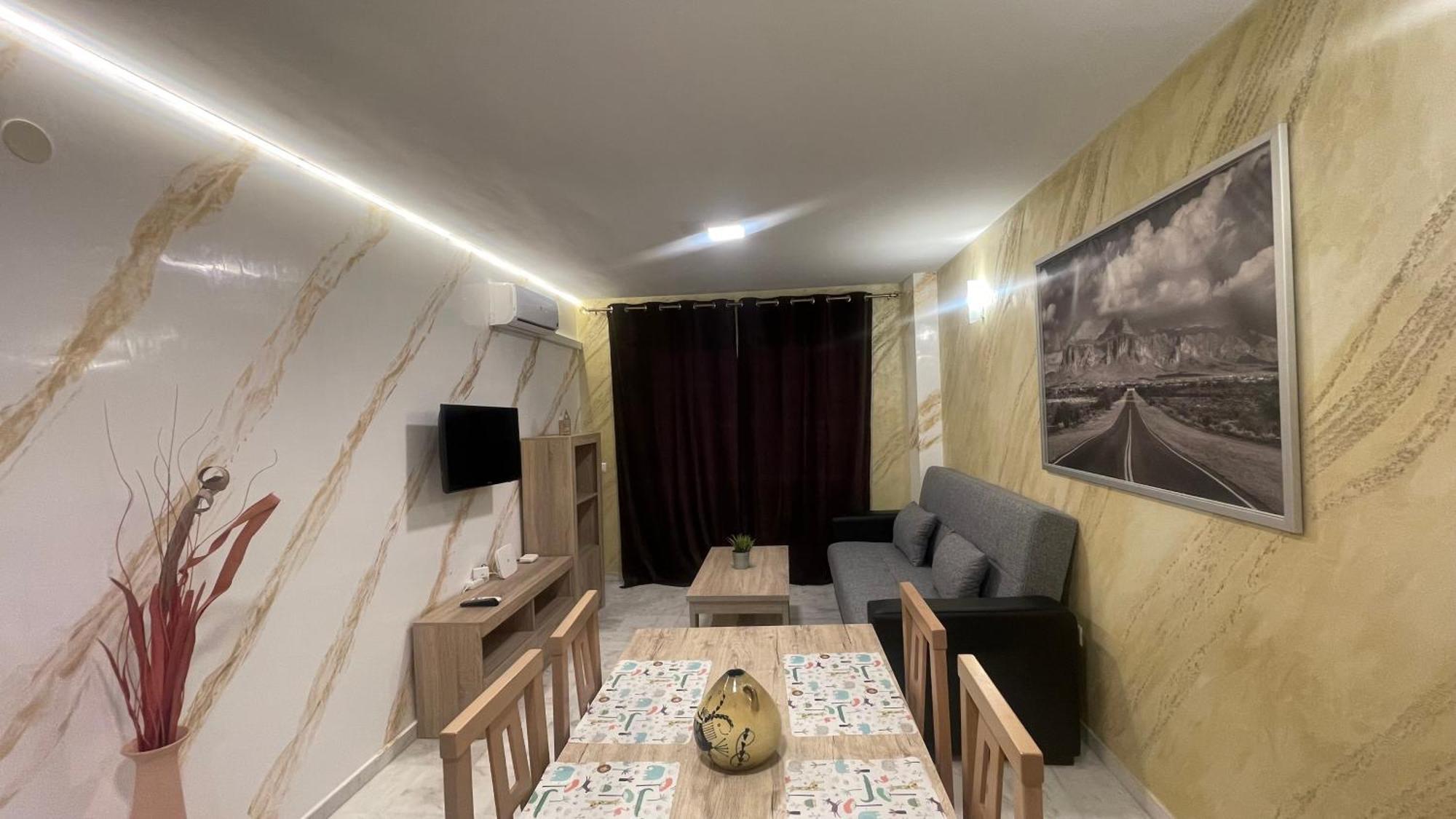 Apartamento Con Vista A La Piscina Lägenhet Benalmádena Exteriör bild