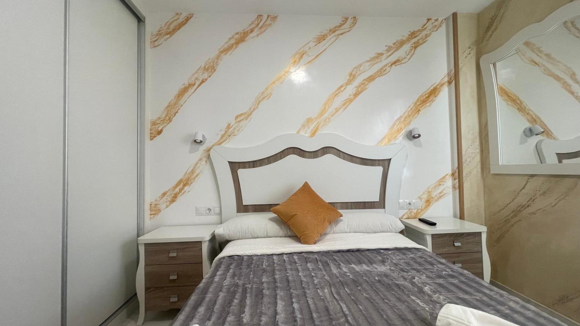 Apartamento Con Vista A La Piscina Lägenhet Benalmádena Exteriör bild