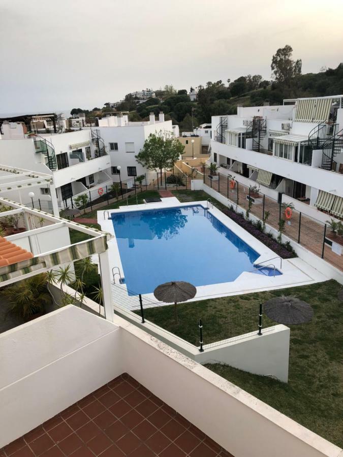 Apartamento Con Vista A La Piscina Lägenhet Benalmádena Exteriör bild